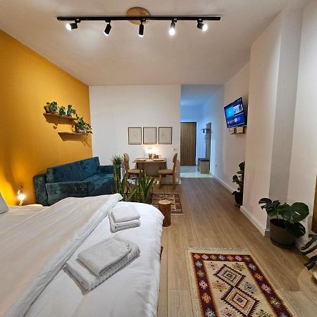 Vibe Studio Apartment Tirana Exteriör bild