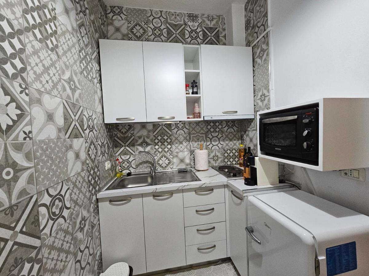 Vibe Studio Apartment Tirana Exteriör bild
