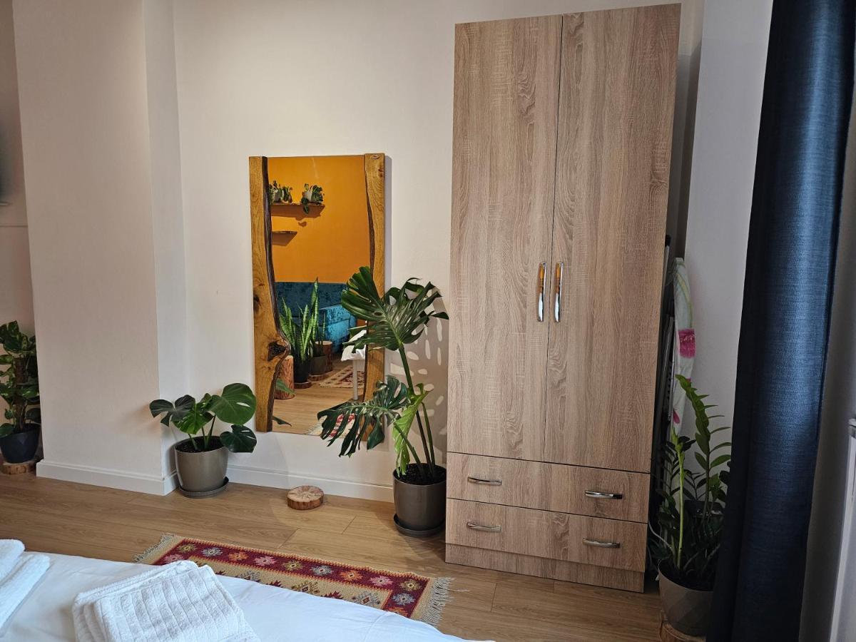 Vibe Studio Apartment Tirana Exteriör bild